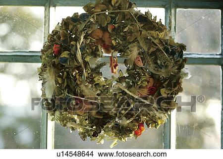 Picture - Christmas wreath. Fotosearch