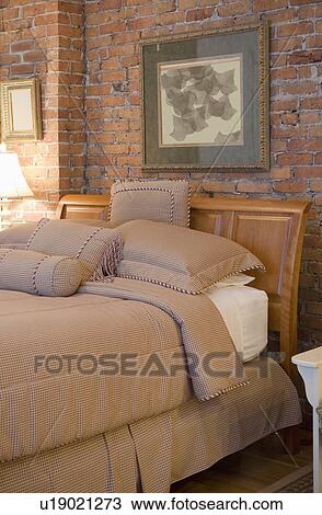 Comforter and matching pillows on bed View Large Photo Image Stock Image - Comforter and matching pillows on bed. Fotosearch