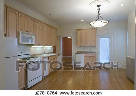 Picture - Hardwood floor in spacious traditional kitchen. Fotosearch