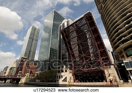 Stock Image - Chicago, Dearborn Street Drawbridge. Fotosearch