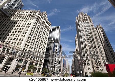 Stock Photo - Chicago, Michigan Avenue. Fotosearch