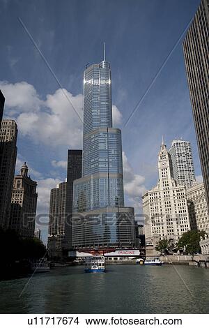 Picture - Chicago, Trump Tower. Fotosearch