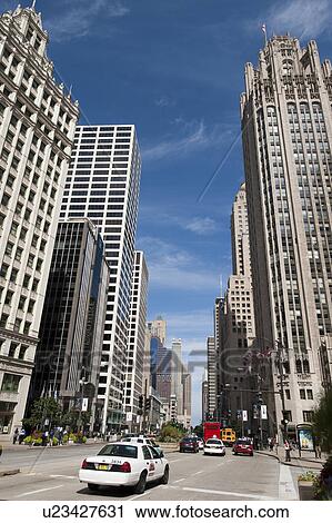 Street view of Michigan Avenue in Chicago View Large Photo Image Stock Image - Street view of Michigan Avenue in Chicago. Fotosearch