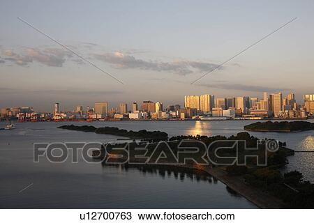 Stock Image - Cityscape of Shinagawa, Tokyo Prefecture, Honshu, Japan. Fotosearch