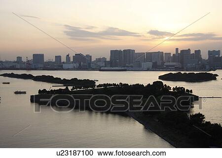 Stock Image - Cityscape of Shinagawa, Tokyo Prefecture, Honshu, Japan. Fotosearch