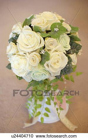 Stock Image - White flower bouquet, close up. Fotosearch