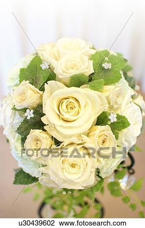 Stock Image - White flower bouquet, close up. Fotosearch