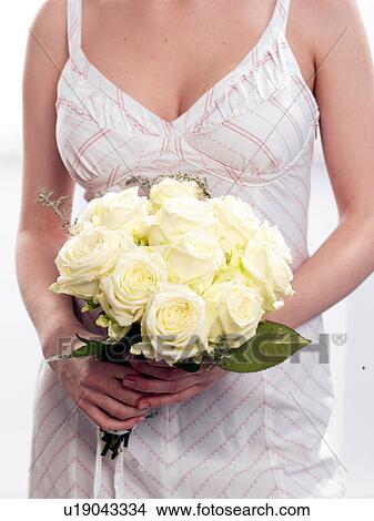 Picture - Bouquet of white roses. Fotosearch