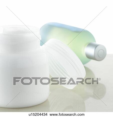 Picture - Cream dish. Fotosearch