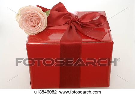Geschenk mit Rose View Large Photo Image Stock Image - Geschenk mit Rose. Fotosearch