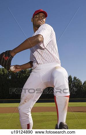 野球ﾋﾟｯﾁｬｰ 投げる ボール の間 ゲーム ストックイメージ U Fotosearch
