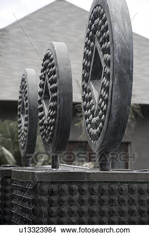 Picture - Circular sculpture in Bali. Fotosearch
