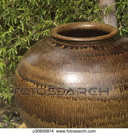 Picture - Placencia, Ceramic Pot. Fotosearch