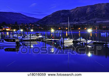 Stock Photo - Lake Wanaka, South Island New Zealand. Fotosearch