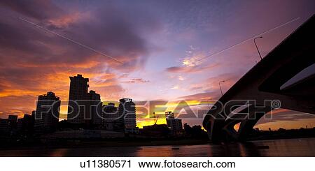 Stock Image - Taiwan, Taipei, Sindian City, Bitan, Highway. Fotosearch