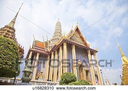 Stock Image - Thailand, Bangkok, Grand Palais, Wat Phra Kaeo, Prasat Phra Debidorn. Fotosearch