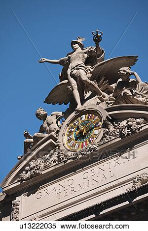 Stock Photography - Statues on top of Grand Central Terminal building. Fotosearch