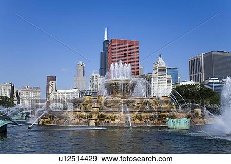 Stock Photo - Buckingham Fountain, Chicago, Illinois, USA. Fotosearch