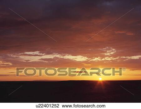 Sahara desert at dawn, Tunisia View Large Photo Image Stock Image - Sahara desert at dawn, Tunisia. Fotosearch