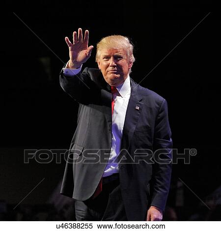 Stock Photography - LAS VEGAS NEVADA, DECEMBER 14, 2015: Republican presidential candidate Donald Trump waves at campaign event at Westgate Las Vegas Resort & Casino the day before the CNN Republican Presidential Debate. Fotosearch
