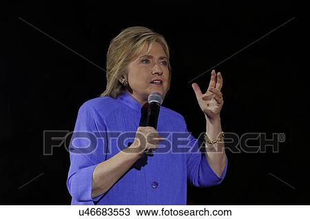 Stock Image - LAS VEGAS, NV - OCTOBER 14, 2015: Hillary Clinton, former U. S. secretary of state and 2016 Democratic presidential candidate, speaks at Hillary for America Nevada Rally, Springs Preserve Amphitheater. Fotosearch