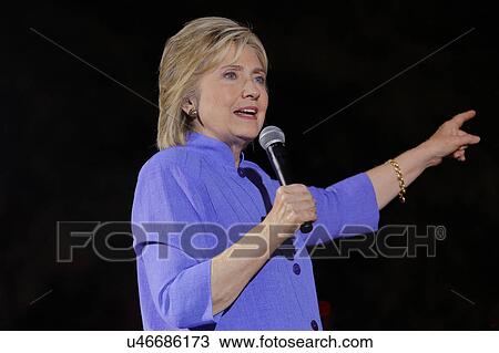 Stock Image - LAS VEGAS, NV - OCTOBER 14, 2015: Hillary Clinton, former U. S. secretary of state and 2016 Democratic presidential candidate, speaks at Hillary for America Nevada Rally, Springs Preserve Amphitheater. Fotosearch