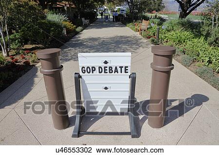 Stock Image - REAGAN PRESIDENTIAL LIBRARY, SIMI VALLEY, LA, CA - SEPTEMBER 16, 2015, sign directs to GOP Republican Presidential Debate. Fotosearch