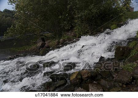 Picture - Flow of water in lake Taneycomo in Branson, Missouri. Fotosearch