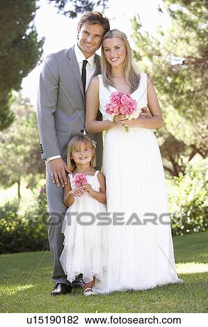 花嫁と花婿 で 新婦付添人 において 結婚式 ストックイメージ U Fotosearch