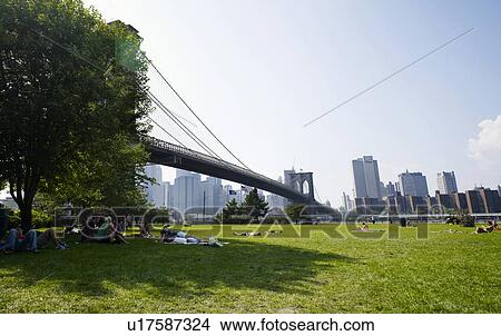 Picture - Empire-Fulton Ferry State Park, Brooklyn NY, USA. Fotosearch