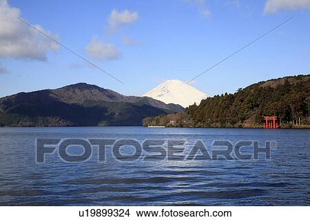 Picture - Mount Fuji and Lake Ashi. Fotosearch