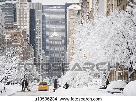 USA, New York City, Park Avenue in winter View Large Photo Image Picture - USA, New York City, Park Avenue in winter. Fotosearch