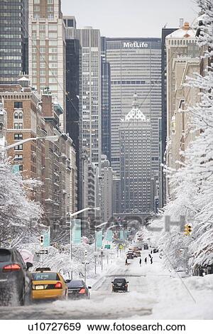 USA, New York City, Park Avenue in winter View Large Photo Image Stock Photo - USA, New York City, Park Avenue in winter. Fotosearch