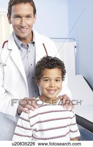 Stock Photograph - Doctor and child. Fotosearch