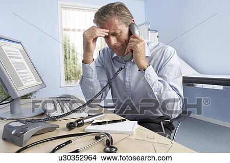 Picture - General practitioner. Fotosearch
