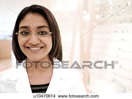 Picture - Optician. Fotosearch