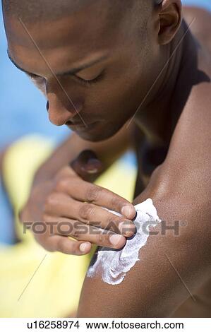 Picture - Suncream. Fotosearch
