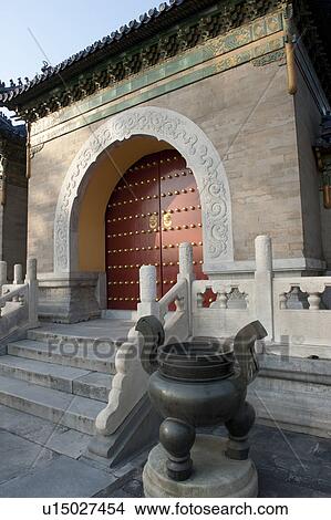 Picture - Gate at the Temple Of Heaven, Beijing, China. Fotosearch