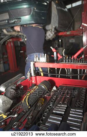 Stock Image - Auto mechanic. Fotosearch