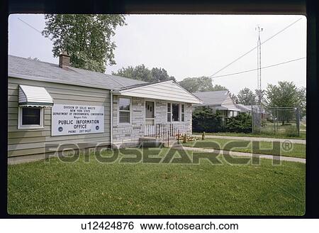 Stock Photograph - Ranch house. Fotosearch