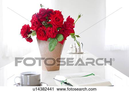 Stock Image - Bunch of Red Roses. Fotosearch
