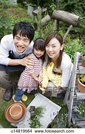 Picture - Portrait of family. Fotosearch