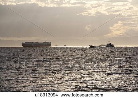 Picture - Container ships, Aichi Prefecture, Japan. Fotosearch