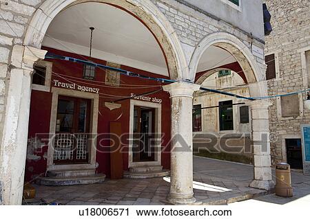 Stock Image - Republic Square. Fotosearch