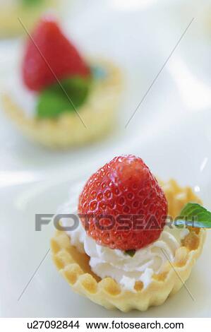 Picture - Strawberry Tarts. Fotosearch