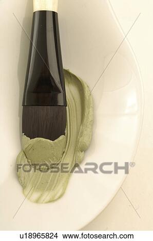 Picture - Algae-meerschaum facial mask. Fotosearch