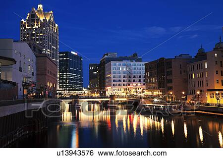 Stock Photograph - USA, Wisconsin, Milwaukee, Milwaukee River in the center of city. Fotosearch