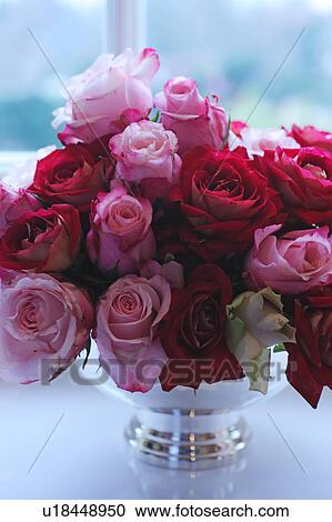 Stock Image - Bunch of roses. Fotosearch