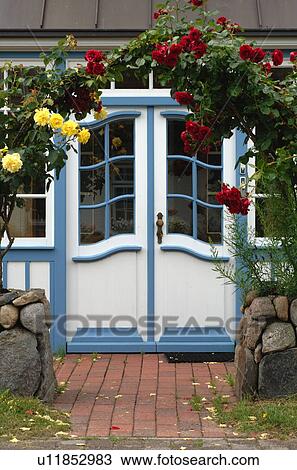 Entrance to a country house View Large Photo Image Stock Image - Entrance to a country house. Fotosearch
