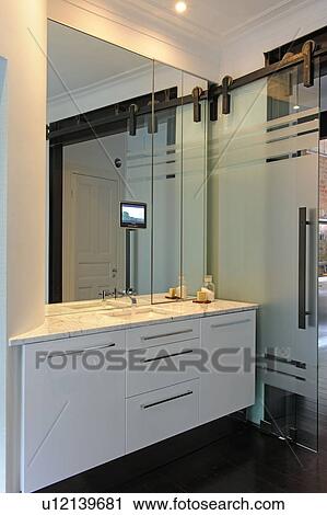 Stock Image - Modern bathroom. Fotosearch